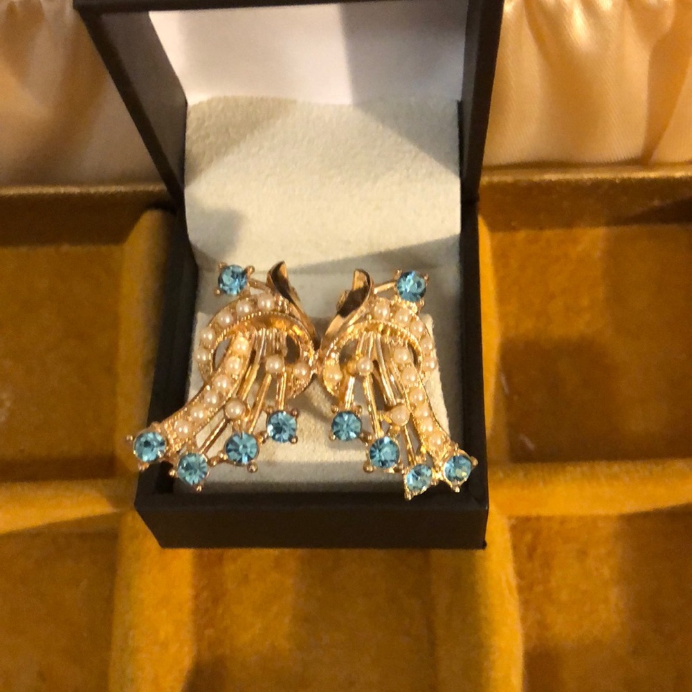 Vintage Gold-tone Earrings